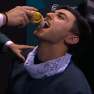 她还得谢谢咱呢