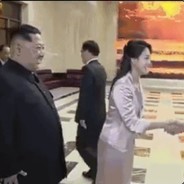 塔吊下的冰红茶