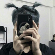 手拿冻鱼一路追