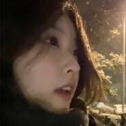 墙面上摇晃的树影，有一点倔强独特的美