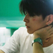 坚决跟随党的领导