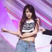 可能拿了把假锤子