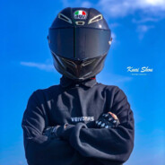 总向高楼吹舞袖 秋风还不及春风.