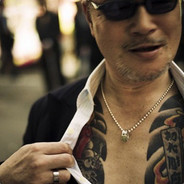 内裤里面有把刀