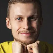 roni pelailee ja vlogailee