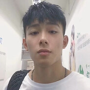 一个普通的帅气男孩