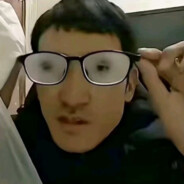 在梅花湾吃薯条的宇航