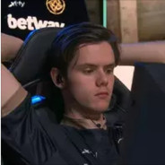 泪水滴湿了我的豆豆鞋