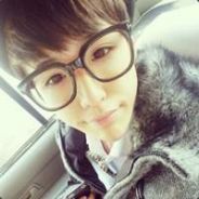 对面的菜比看过来