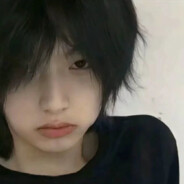 雨中喂牛踩到粪