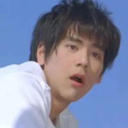 她的车很快快到我只看见尾灯