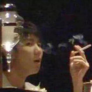 王源点烟