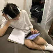 别踢我我自己走