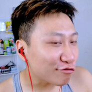 今朝牛指叠云初，卢冠