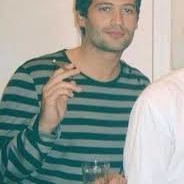 André Ventura a fumar um pica