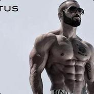 召唤胜利的男子