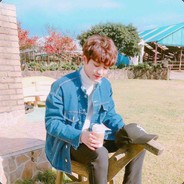 见面白给然后玩手机