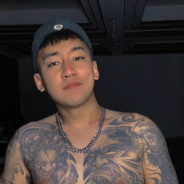 红孔雀歌舞厅台柱子.