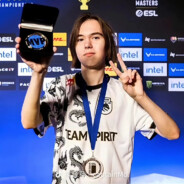 她的腿比ak还难压