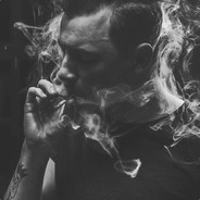 人不轻狂枉少年