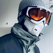 干拉之后玩手机