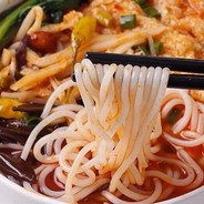 我的跟枪老奶奶扶轮椅过马路都毫发无伤