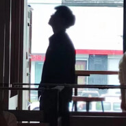 反了反了你的枪拿反了