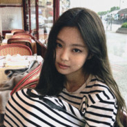 想给JENNIE发把狙