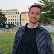 她说是c4炸黑的