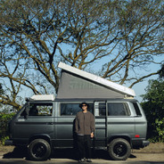 AK和你总要压一个