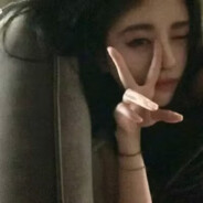 月亮放在左手上