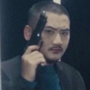 假装摔倒偷偷捡队友大