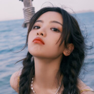 她说话有股孩子气