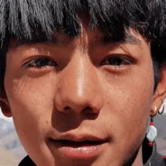 谭俊哲随地大小便