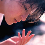 她越来越不像广末凉子