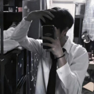 ”春风若有怜花意“