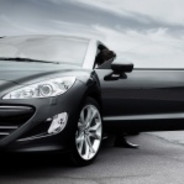 中分头，背带裤