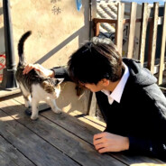 她才十几岁怎么守得住B