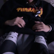 她比二级还难追