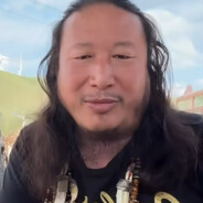 毛子哥直播卖鱿鱼