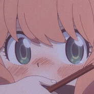 藏在云层中的月亮