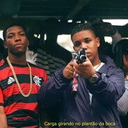 MUITO BARULHENTO