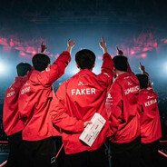 升空的烟火从下看