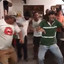 Bêbados dançando Cindy Lauper