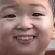 阿良在给趣多多点巧克