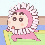 躲蜡笔小新身后