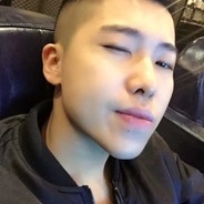 英雄与他的AK-47