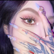 山茶花读不懂白玫瑰