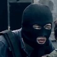 眼睛下有深邃卧蚕