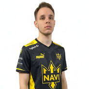 Серёжка m00nb0yy